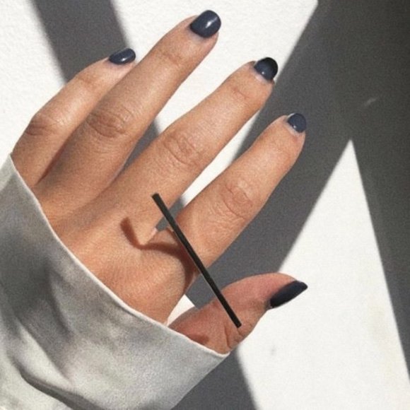 Minimalist Wire Ring Bar Ring - Picture 8 of 9